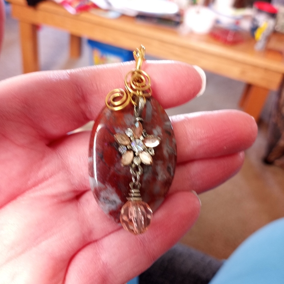 Brown tiger stripes jasper gold wire wrapped pendant on gold necklace new - Picture 6 of 7